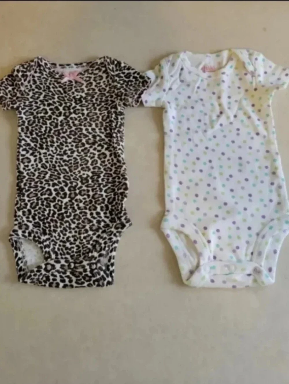 *NEW* 2 Newborn Size ONESIES*NEW* 2 Newborn Size ONESIES